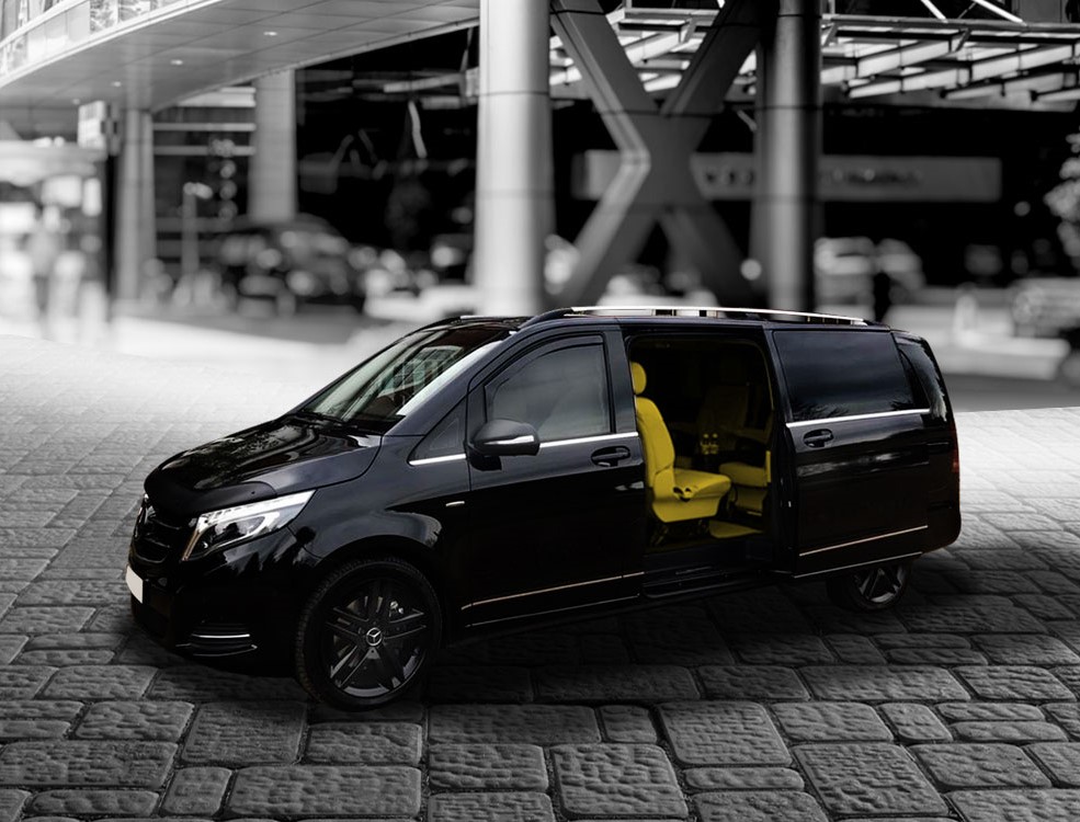 8 Seater Minibus Hire in Reading